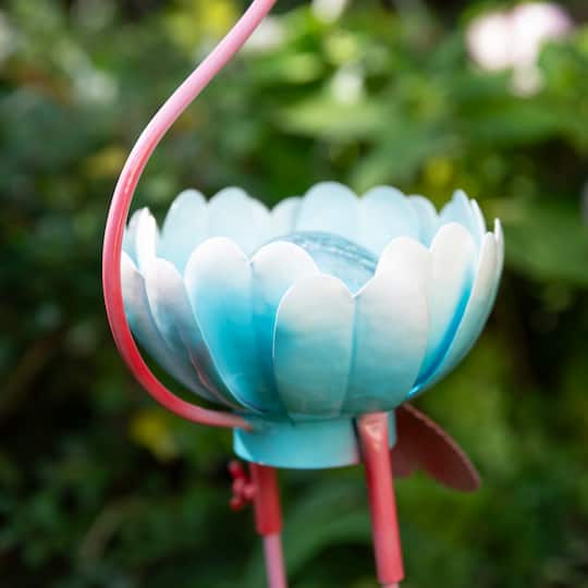 Glitzhome® 26.25" Metal Solar Standing Flamingo Garden Statue